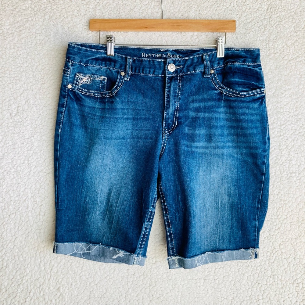 Rhythm in Blues Women's distressed cuffed bermuda denim jean shorts, Sz 16 - Picture 4 of 14